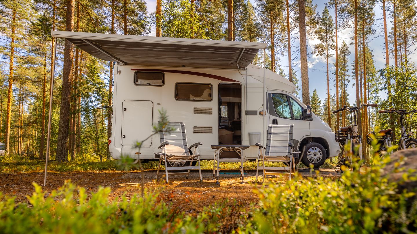 Mobile RV technician arriving to assist with a roadside RV breakdown near Charlotte
